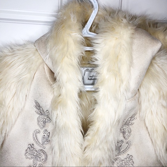 Urban Behaviour Beige Faux Fur Vest Hoodie Jacket - Picture 7 of 8